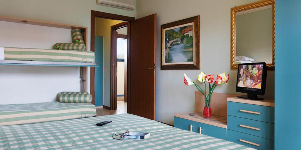 Residence Spiaggia D'Oro Desenzano del Garda Phòng bức ảnh