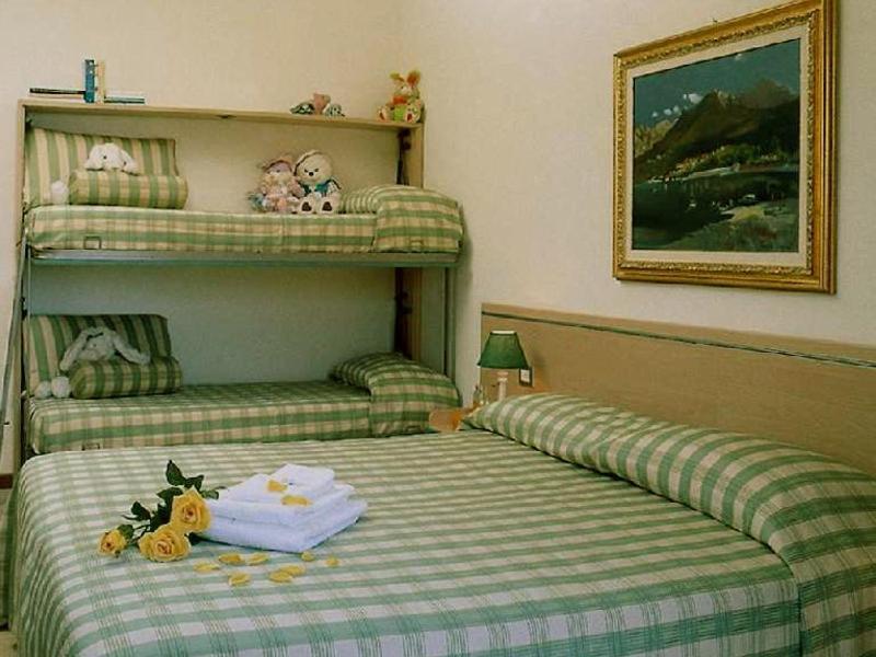 Residence Spiaggia D'Oro Desenzano del Garda Phòng bức ảnh