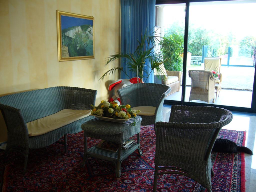 Residence Spiaggia D'Oro Desenzano del Garda Ngoại thất bức ảnh