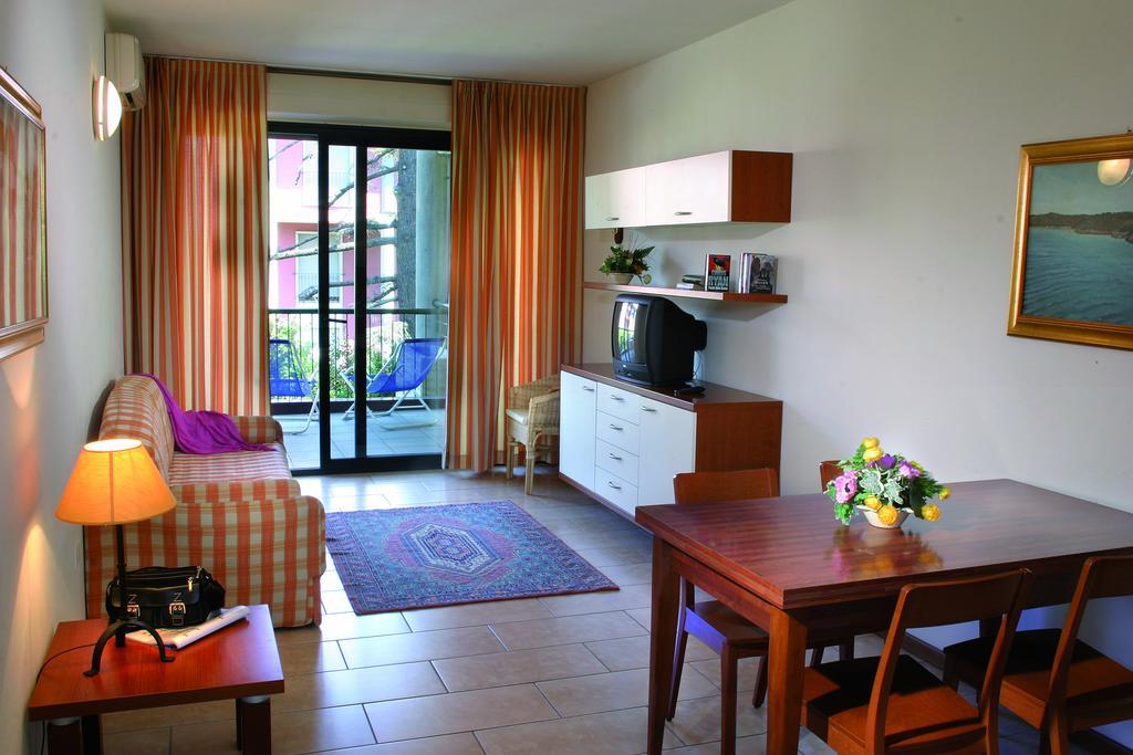 Residence Spiaggia D'Oro Desenzano del Garda Ngoại thất bức ảnh