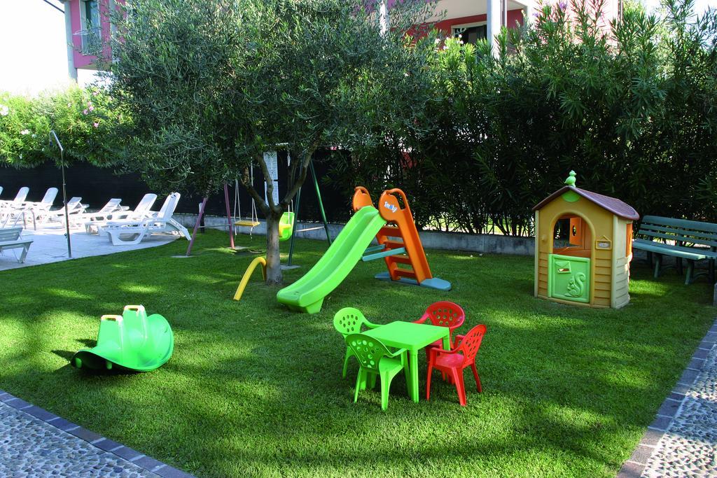 Residence Spiaggia D'Oro Desenzano del Garda Ngoại thất bức ảnh