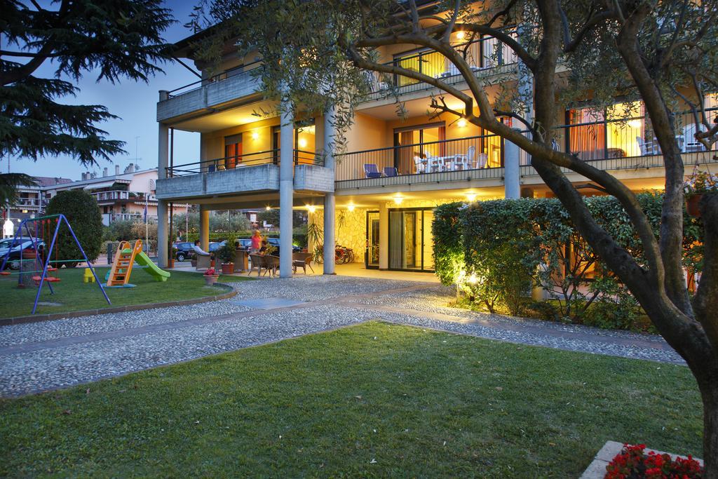 Residence Spiaggia D'Oro Desenzano del Garda Ngoại thất bức ảnh