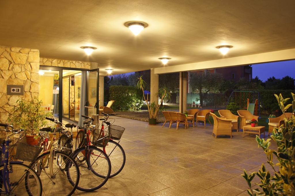 Residence Spiaggia D'Oro Desenzano del Garda Ngoại thất bức ảnh
