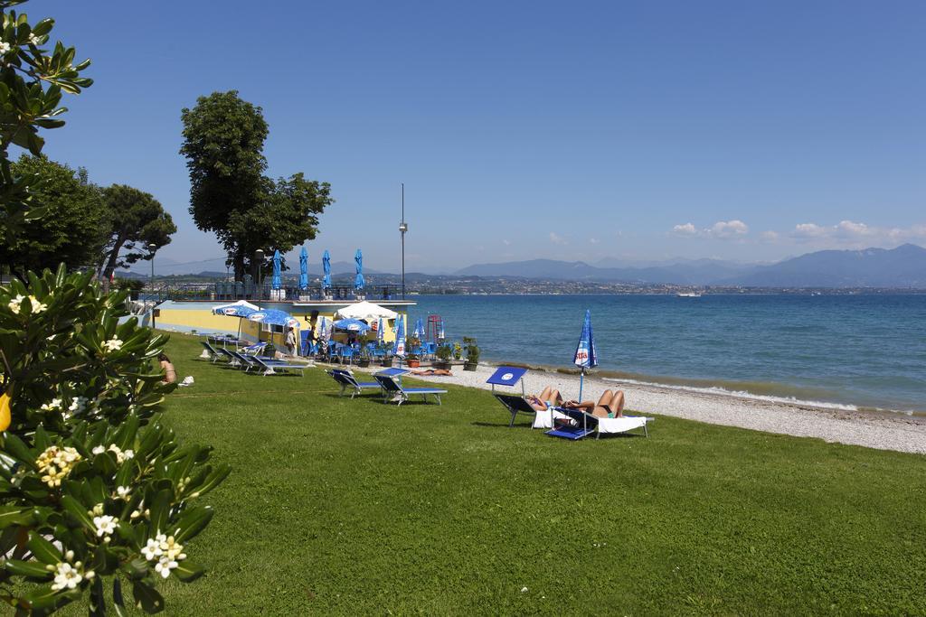 Residence Spiaggia D'Oro Desenzano del Garda Ngoại thất bức ảnh