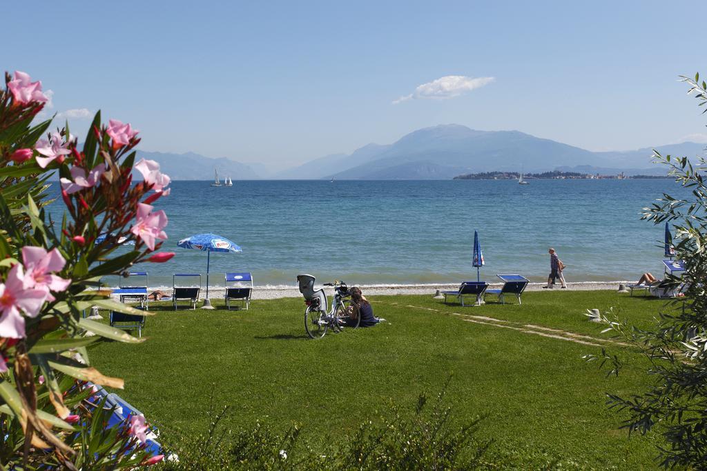 Residence Spiaggia D'Oro Desenzano del Garda Ngoại thất bức ảnh
